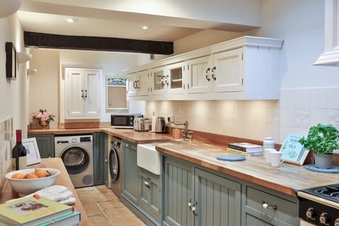 Large fully fitted galley kitchen