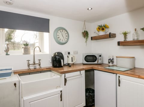 Cookware/dishes/utensils