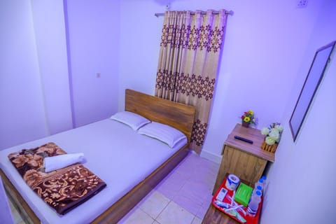 Economy Single Room | Desk, laptop workspace, free WiFi, bed sheets