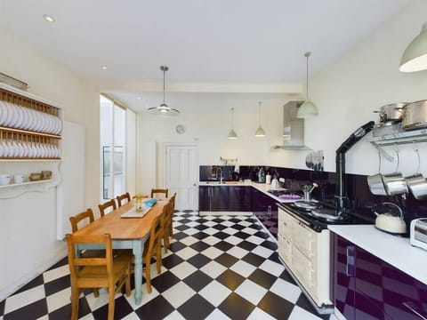 576d6021 223b 4902 8390 6a24f945bb7b