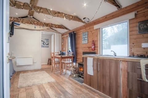 The Lodge - 1 Bedroom - Freshwest Beach Retreat (23120)