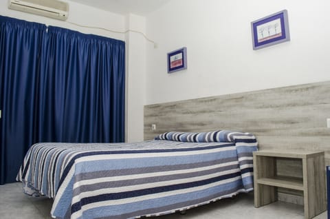 Double Room | Free WiFi, bed sheets