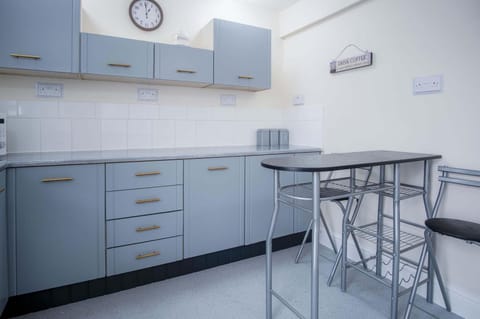 Fulke Street - 2 Bedroom Apartment - Milford Haven (21676)