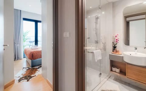 Premier Suite | Bathroom | Slippers