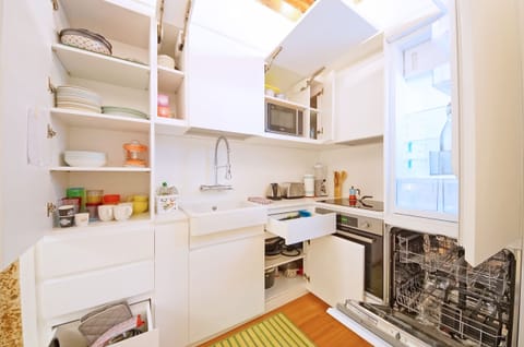 Apartment | Private kitchen | Full-size fridge, microwave, oven, stovetop