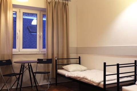 Basic Twin Room, 2 Twin Beds, Courtyard View | Hypo-allergenic bedding, free WiFi