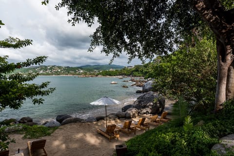 Private beach, sun loungers, beach umbrellas, beach towels