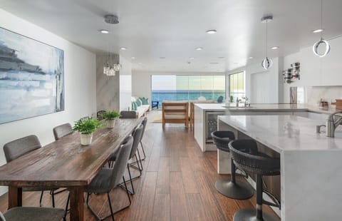 Open Chefs kitchen. Full Panoramic Ocean Views. 