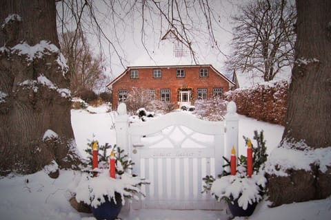 Holiday Home Exterior [winter]