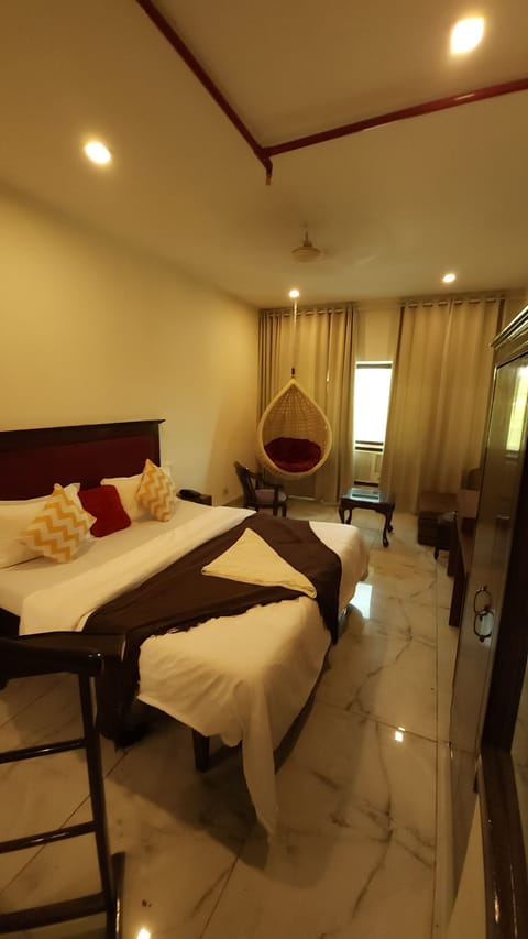 Premium Double Room | Individually furnished, desk, laptop workspace, blackout drapes