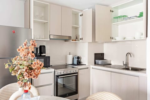 Classic Apartment | Private kitchen | Fridge, microwave, oven, stovetop