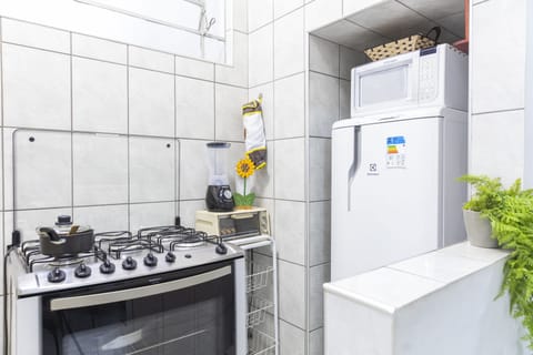 Apartment | Private kitchen | Fridge, oven, cookware/dishes/utensils