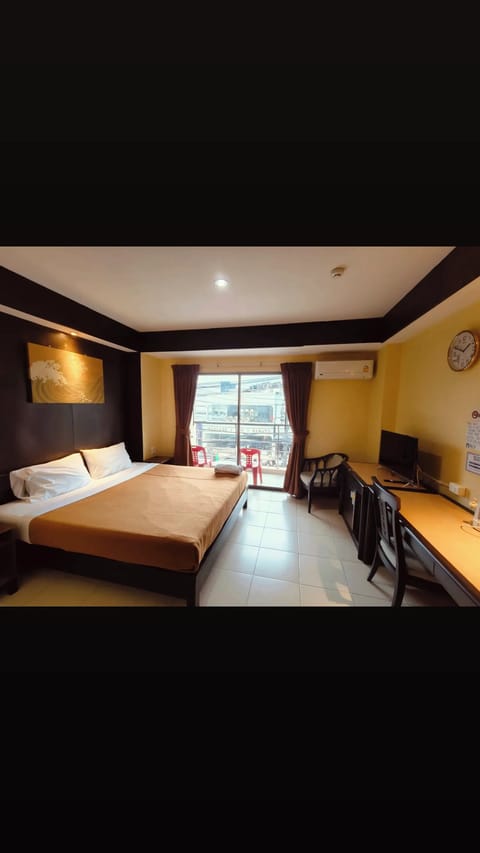 Standard Room, 1 Double Bed, Balcony, City View | Desk, blackout drapes, free WiFi