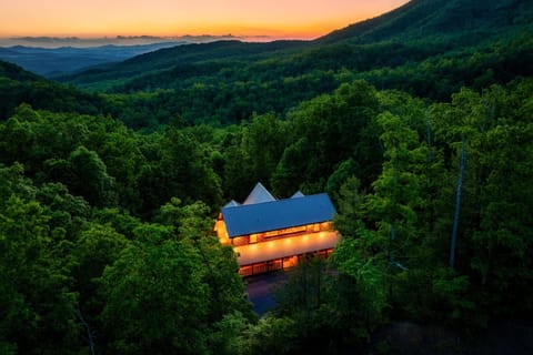 Feel at peace and at home in our cabin