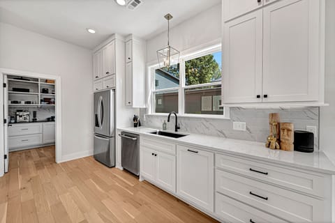 Let the dishwasher work for you while you grab espresso from the butlers pantry.