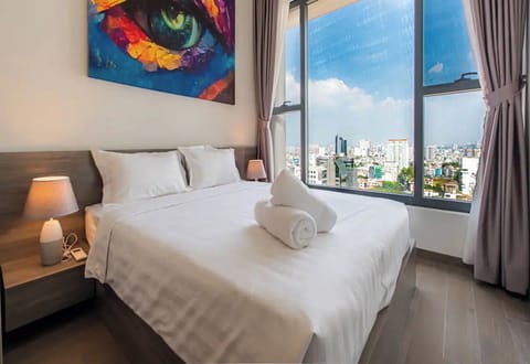 Premier Suite, 2 Bedrooms, Business Lounge Access | Egyptian cotton sheets, premium bedding, down comforters