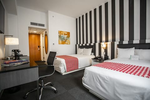 Superior Room, 2 Twin Beds, Non Smoking | Premium bedding, minibar, in-room safe, desk