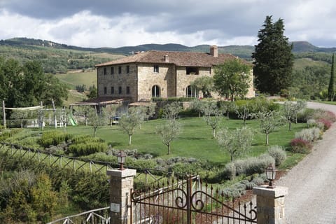 Activities, Amenities, Balcony / Terrace / Patio, Building Exterior, Garden, Pool, Spring, Summer