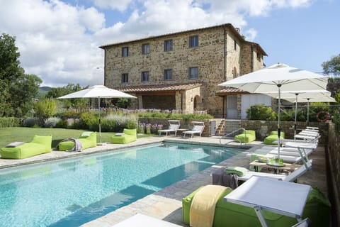 Activities, Amenities, Balcony / Terrace / Patio, Building Exterior, Garden, Pool, Spring, Summer