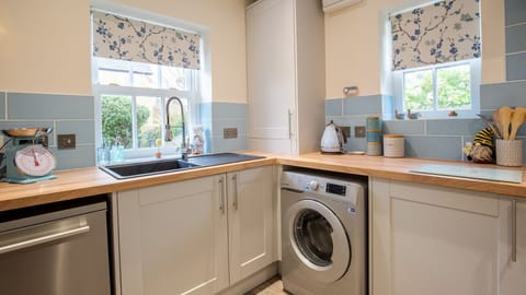Kitchen, Bumble Cottage, Bolthole Retreats