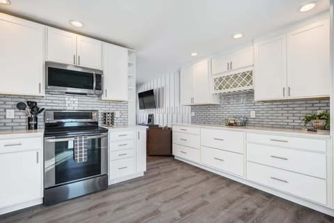 Bring your appetite and creativity to this kitchen that's made for creating mouth-watering masterpieces.