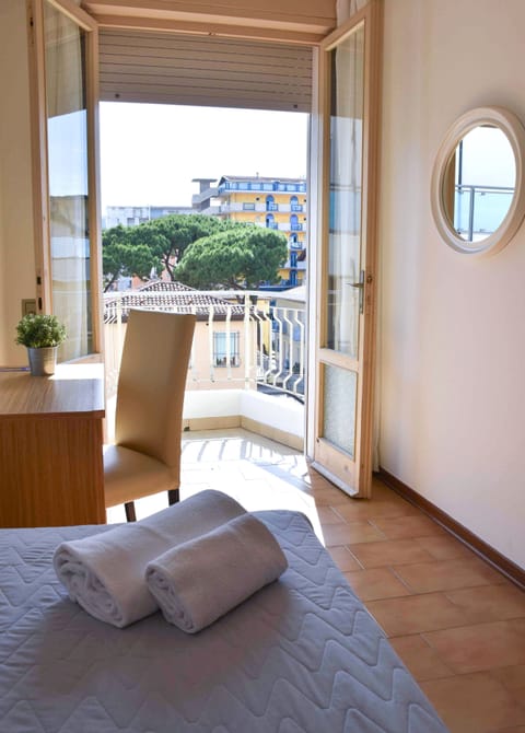 Single Room, Balcony, Partial Sea View | Free WiFi, bed sheets