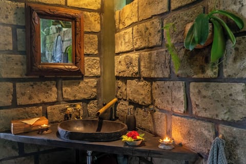 Deluxe Bungalow (2) | Bathroom shower