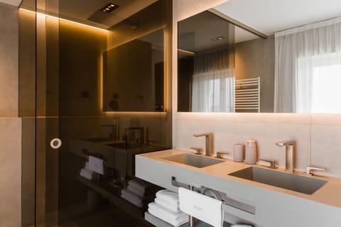 Panoramic Room | Bathroom | Slippers