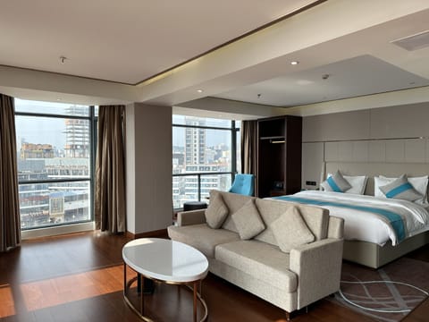 Executive Suite | City view