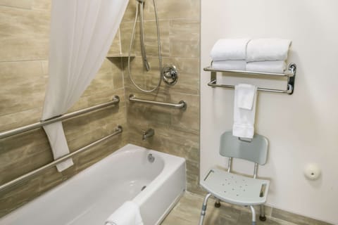 Bathtub, free toiletries, hair dryer, towels