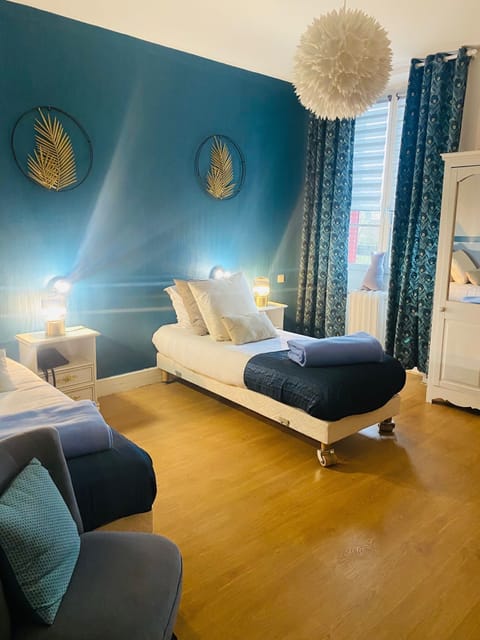 Standard Twin Room | Desk, iron/ironing board, free WiFi, bed sheets