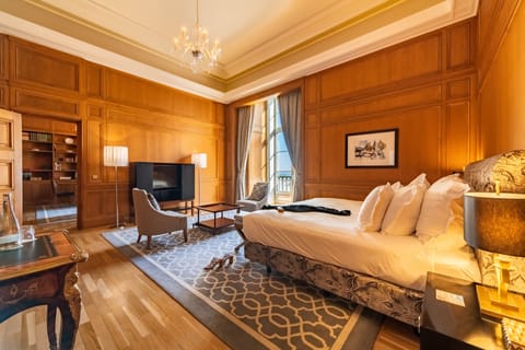 Presidential Suite (King Size Bed) | Minibar, in-room safe, individually decorated, soundproofing