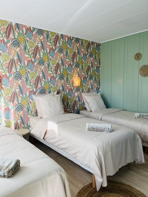 Classic Triple Room | Individually decorated, individually furnished, desk, soundproofing