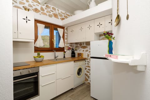 Apartment | Private kitchen | Mini-fridge, oven, stovetop, espresso maker