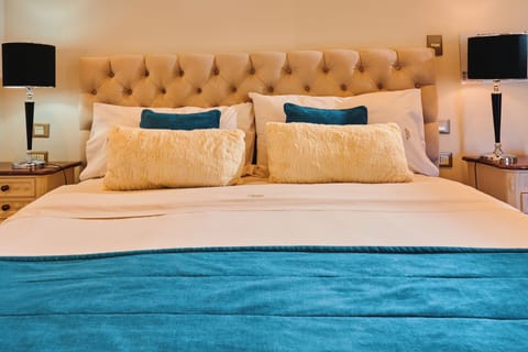 Duplex | Premium bedding, minibar, in-room safe, individually decorated