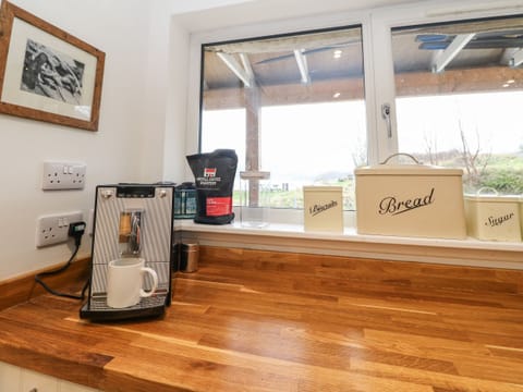 Cottage | 5 bedrooms, individually decorated, individually furnished, free WiFi