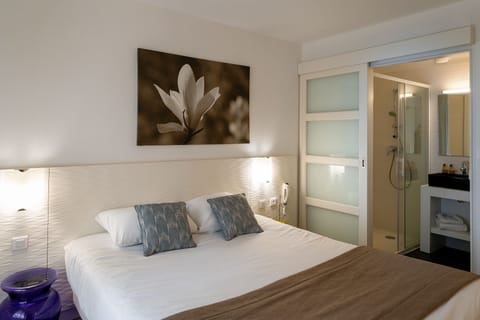 Classic Double Room | Free WiFi, bed sheets