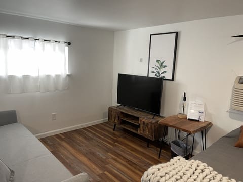 Cabin202120Interior203