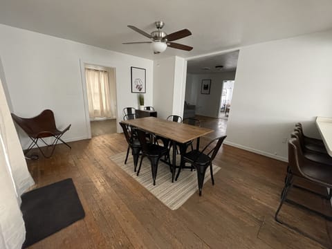 Cabin202220Dining20Room