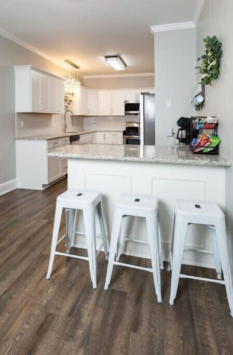 Remodeled / updated new kitchen with granite countertops