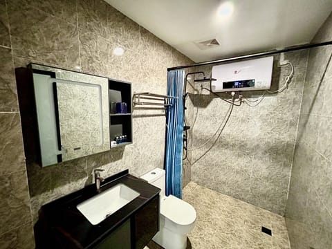 Deluxe Double Room | Bathroom