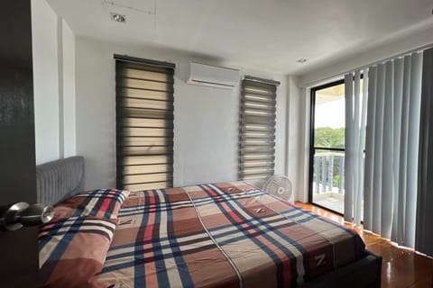 Deluxe Villa, Kitchen | Free WiFi, bed sheets