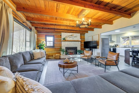 House (6 Bedrooms) | Interior