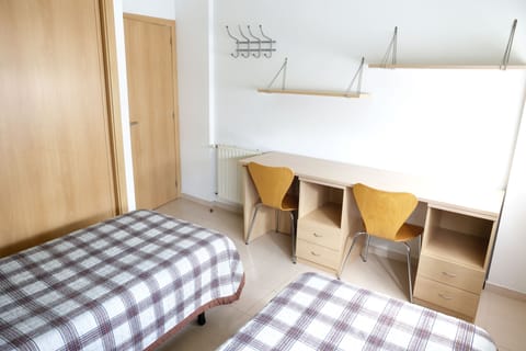 Double Room | Desk, laptop workspace, free WiFi