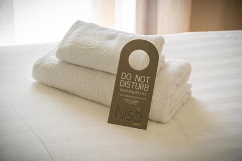 Egyptian cotton sheets, premium bedding, down comforters, pillowtop beds