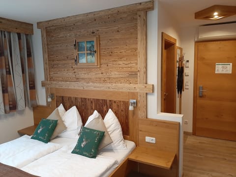 Classic Double Room | Room amenity