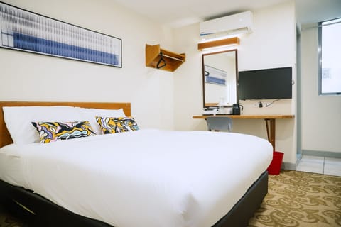 Classic Double Room | Desk, laptop workspace, free WiFi