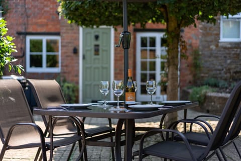 Orchard Cottage Garden- StayCotswold