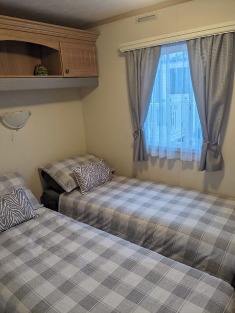 Cabin | 2 bedrooms, iron/ironing board, free WiFi, bed sheets