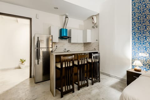 Royal Apartment | Private kitchen | Fridge, microwave, oven, stovetop